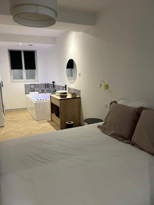 Appartement Spa 2 Pers-Couteliers-Centre Ville Мулен Екстер'єр фото